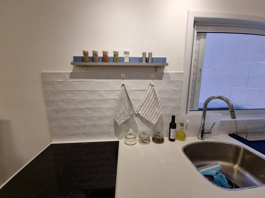 Beautiful 2-Bedroom Sea-View Apartment Νετάνια Εξωτερικό φωτογραφία