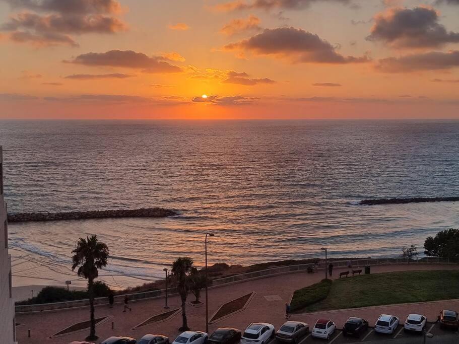 Beautiful 2-Bedroom Sea-View Apartment Νετάνια Εξωτερικό φωτογραφία